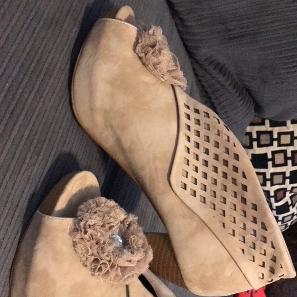 Womens New BKE Sole heals size 7.5 (it says 8 but it’s not) - Picture 6 of 6